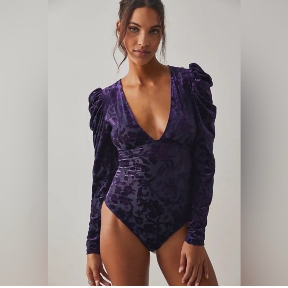 29.Free People Magic Hour Velvet Bodysuit in Deep Sea Combo - Picture 2 of 4